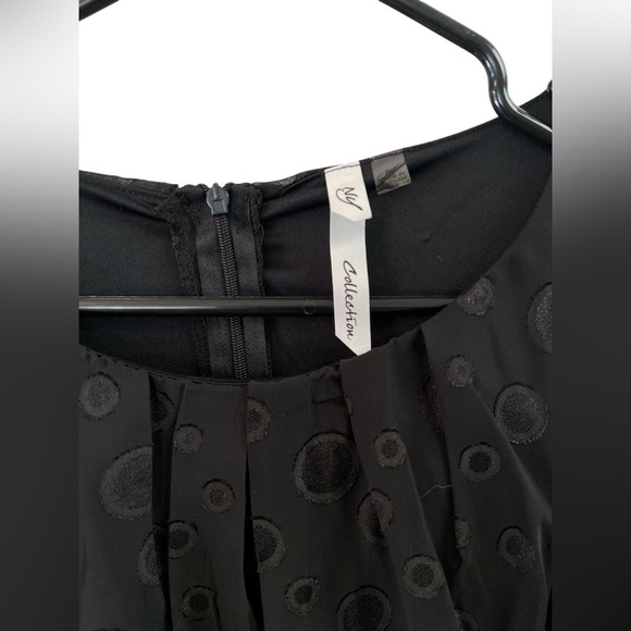 Black polkadot mini dress with belt - Picture 2 of 4